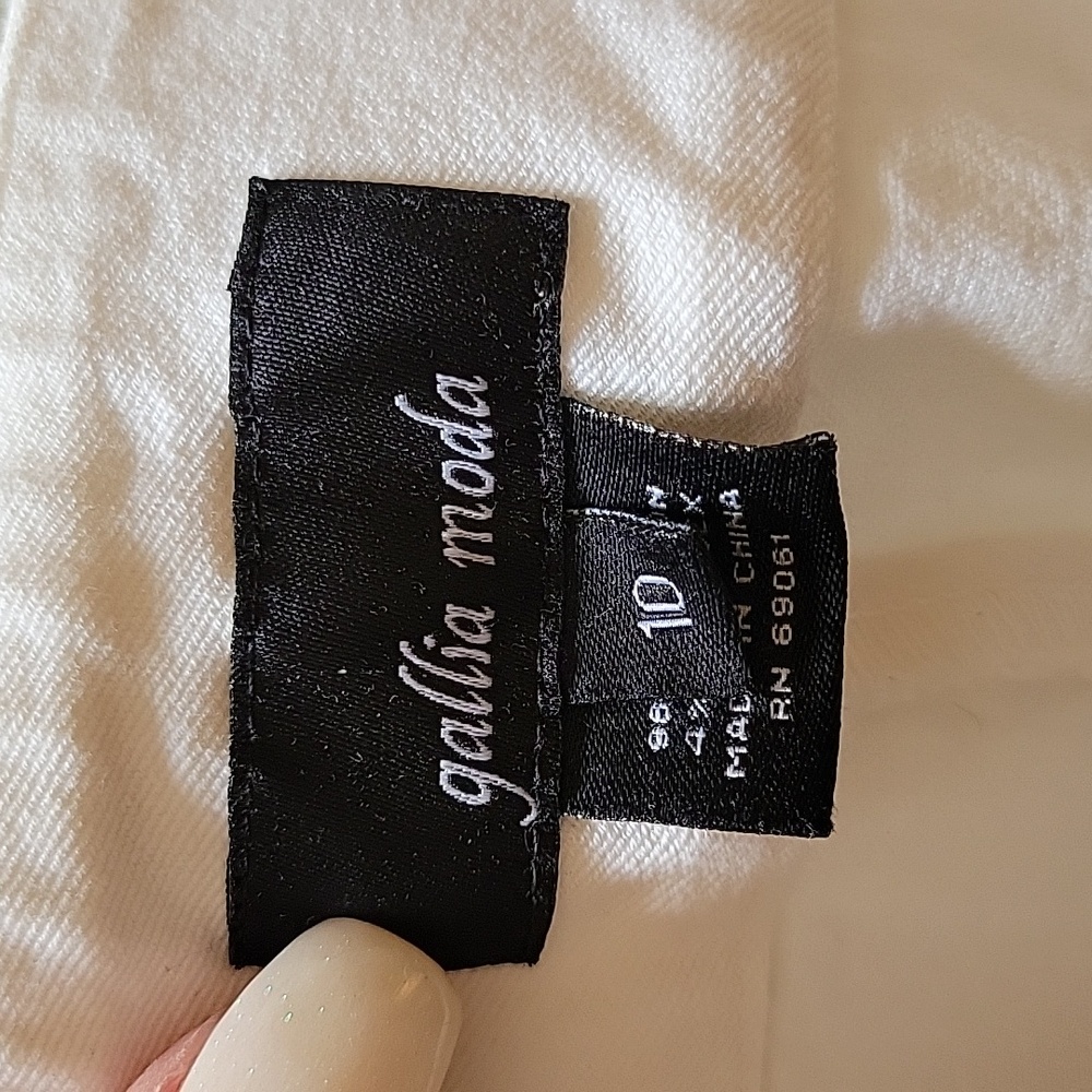 GALLIA MODA White Capri Pants - Picture 6 of 7